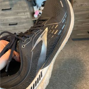 Men’s Brooks running shoe